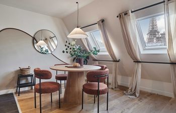 Eiffel Aspect Holiday Home