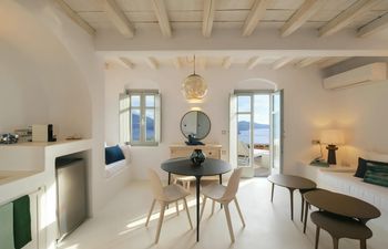 Milos Muse Holiday Home