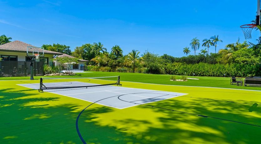 Photo of Vibrant Emerald Abode