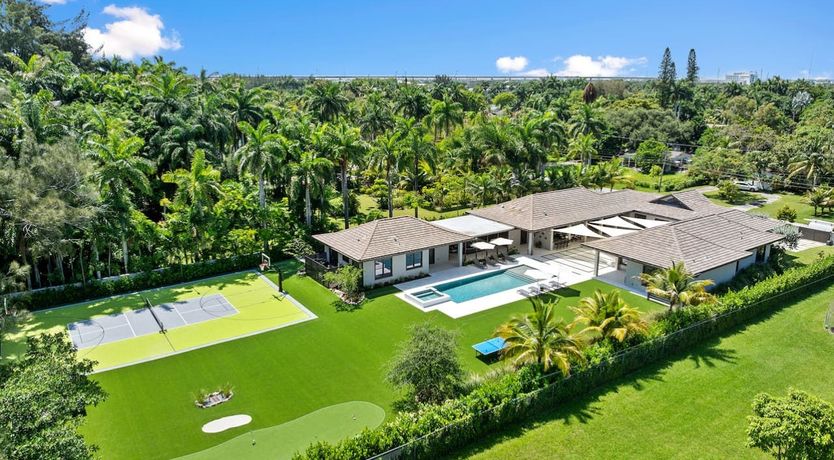 Photo of Vibrant Emerald Abode