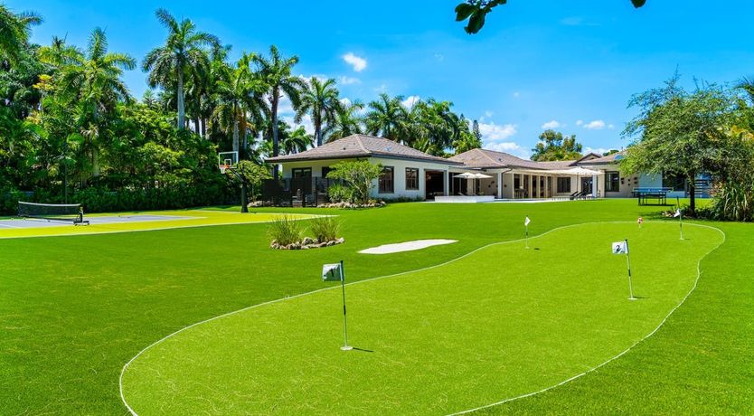 Photo of Vibrant Emerald Abode