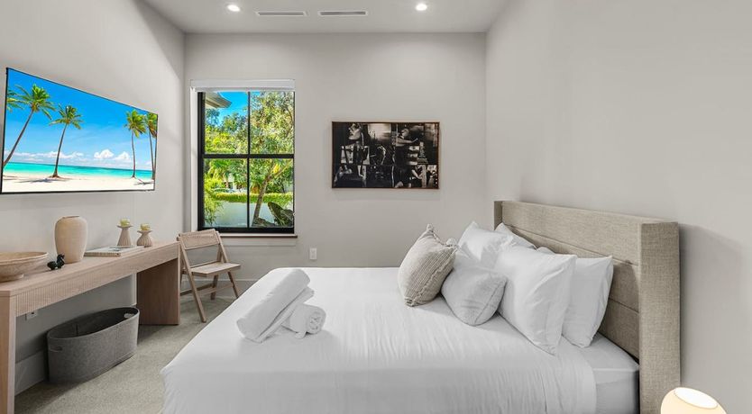 Photo of Vibrant Emerald Abode