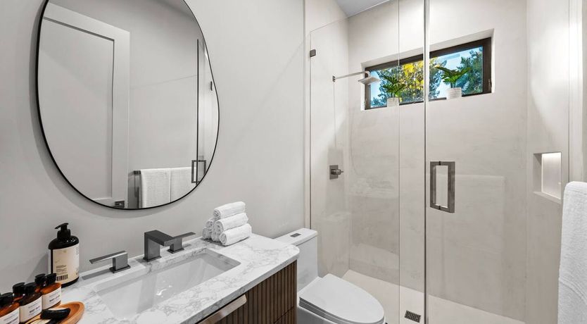 Photo of Vibrant Emerald Abode