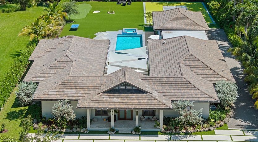 Photo of Vibrant Emerald Abode