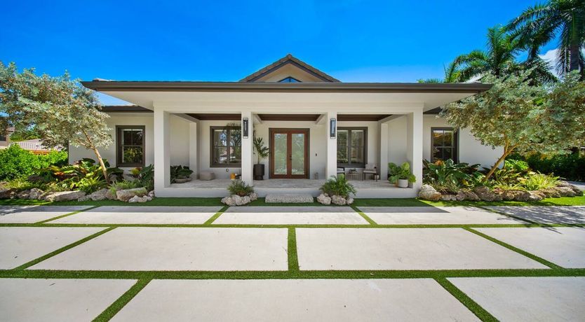 Photo of Vibrant Emerald Abode