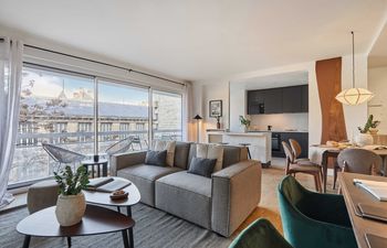 Vaugirard Views Holiday Home