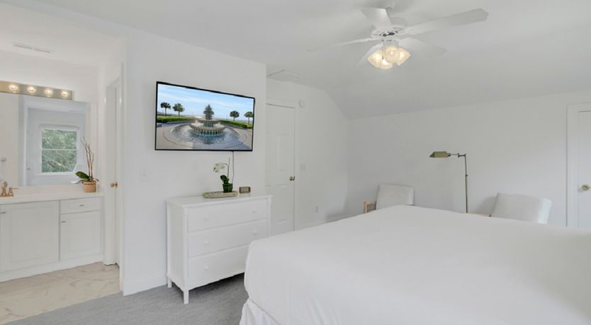 Photo of Palm Grove Escape