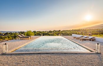 Garden of Olives Holiday Home