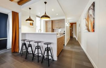 By the Arc Saint Holiday Home