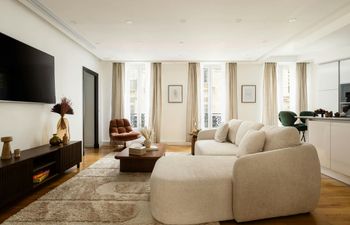The Paris Heart Holiday Home