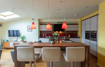 Bathonian Amber Holiday Home