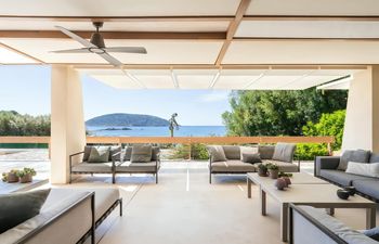 Coastal Aura Holiday Home