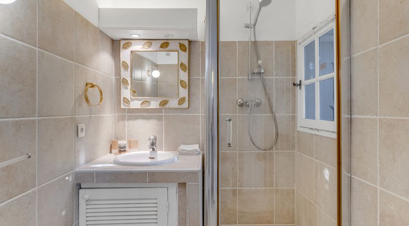 Photo of Riviera Style