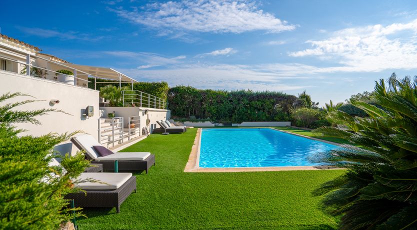 Photo of Riviera Style