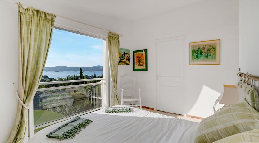 Photo of Riviera Style