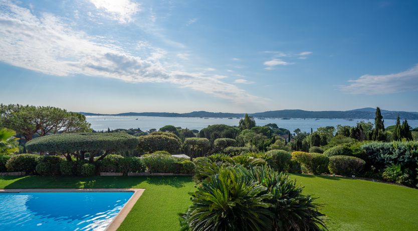 Photo of Riviera Style