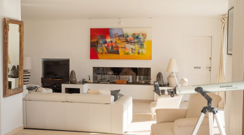 Photo of Riviera Style