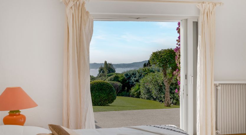 Photo of Riviera Style