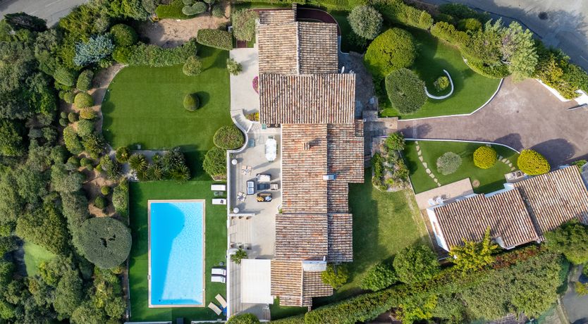 Photo of Riviera Style