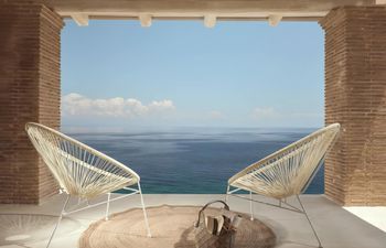 Island Paradise Setting Holiday Home