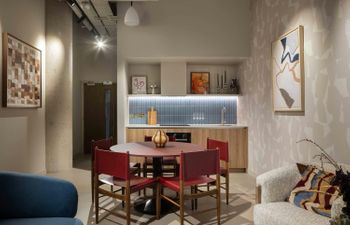 Acton Set Holiday Home