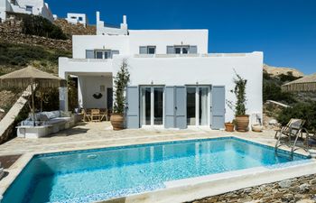 Sparkling Bay Vistas Holiday Home