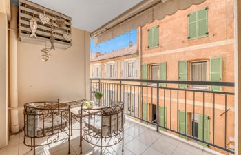 Cannes Comfort Holiday Home