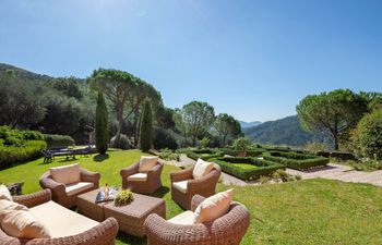 Olive & Cypress Holiday Home