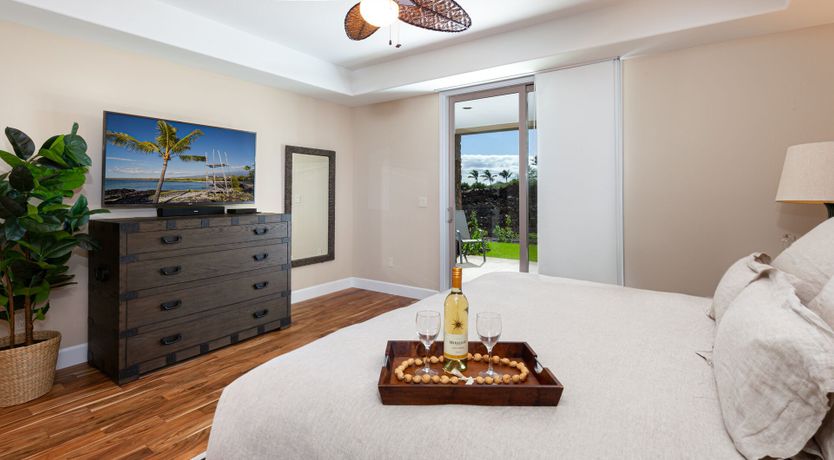 Photo of Hawaiian Living