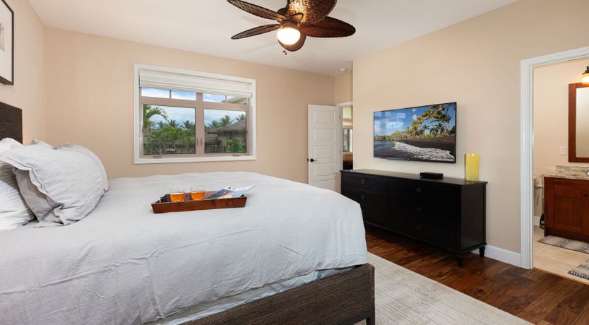 Photo of Hawaiian Living