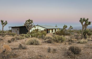 Yucca Hut Holiday Home
