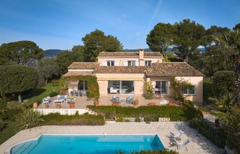 A Fair Canopy Holiday Home