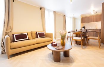 The Parisian Scene Holiday Home