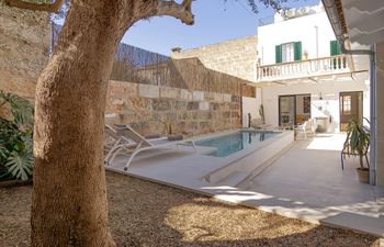 The Luiza Holiday Home