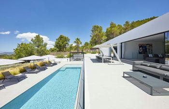 Calm Sophistication Holiday Home