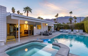 Desert's View Holiday Home