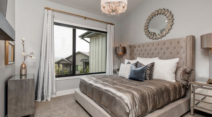 Photo of Mountain & Pine Vistas