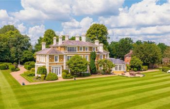The Quiet Oak Holiday Home