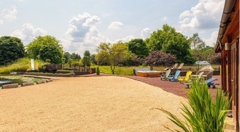 Photo of The Quiet Oak