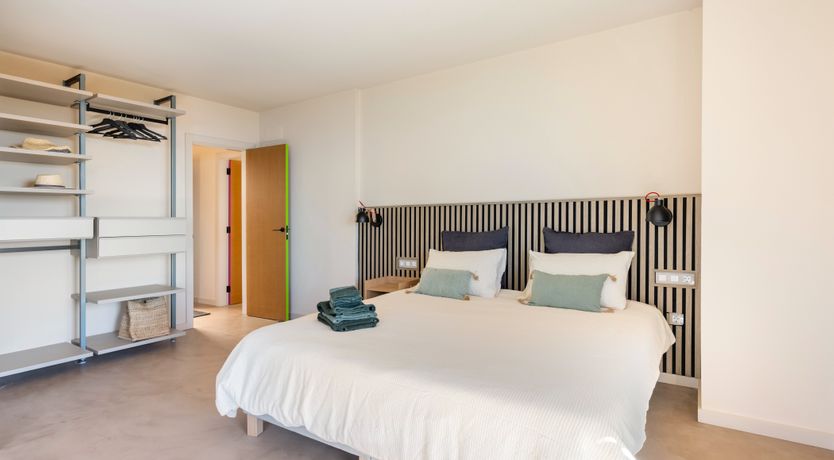 Photo of Blue & White Splendour