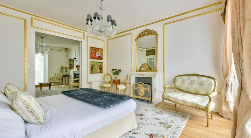 Photo of King of Paris