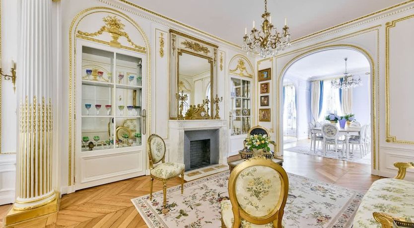 Photo of King of Paris