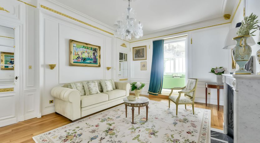 Photo of King of Paris
