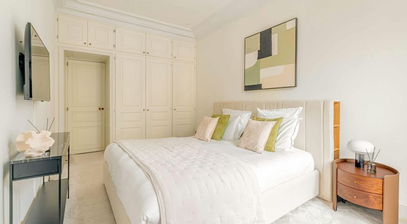 Photo of Elegant Avenue Living