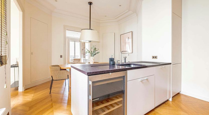 Photo of Elegant Avenue Living