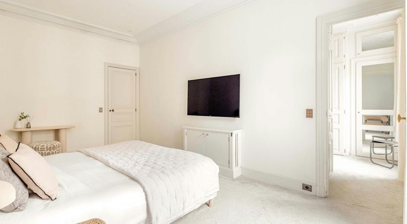 Photo of Elegant Avenue Living