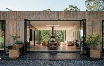 Earth Sanctuary Holiday Home