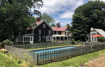 Long Island Haven Holiday Home