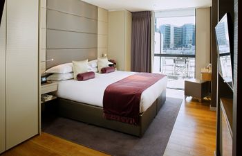 Jewels of London Holiday Home