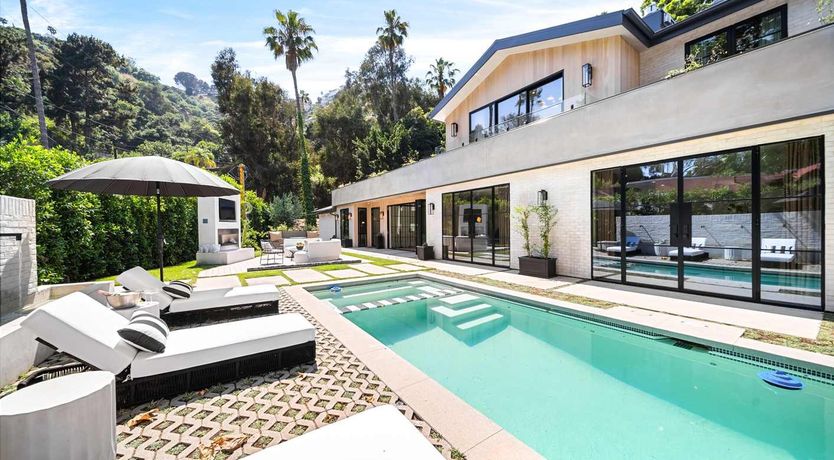 Photo of Sunset Strip Style